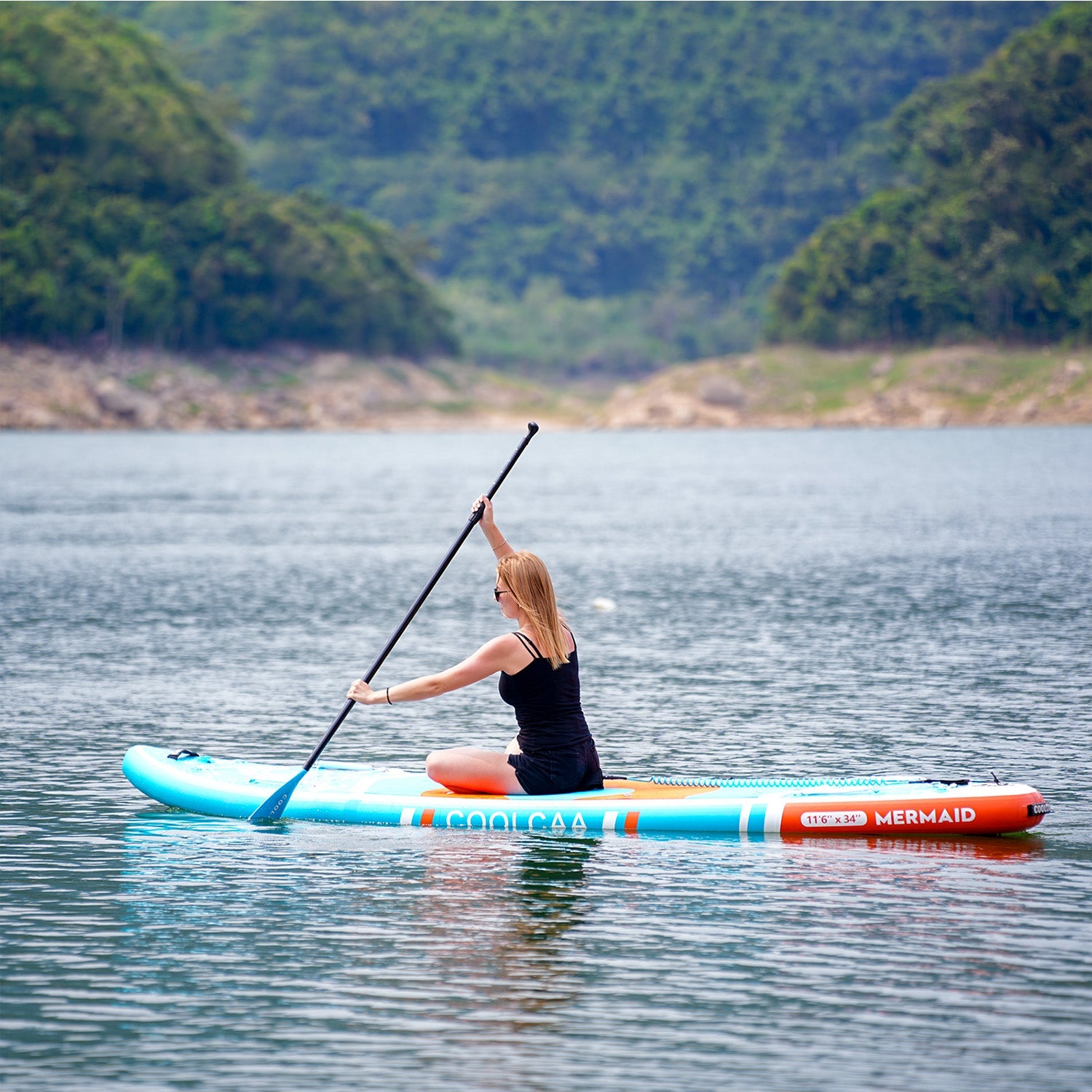 paddle board with streamlined design