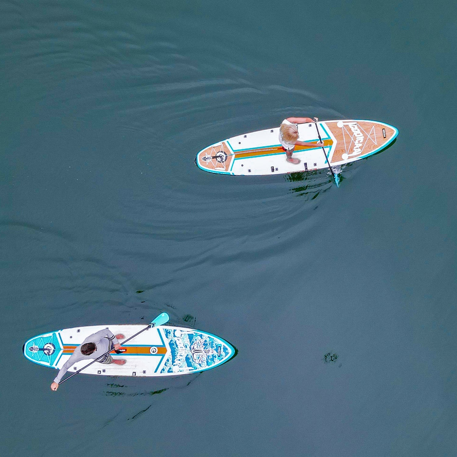 paddle board with streamlined design